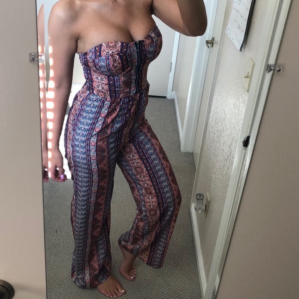 Strapless jumpsuit with bustier like top